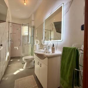 KVARNER, OPATIJA - Predivan apartman, 100 m2, bazen, garaža, pogled na more!