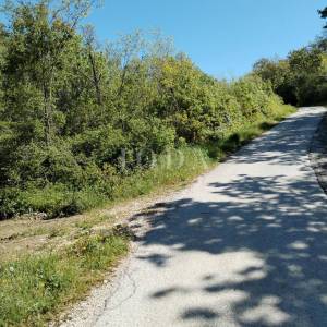 Labin, okolica, građevinsko zemljište na traženoj lokaciji