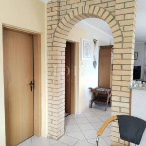 Labin, okolica, kuća s dva stana i poslovnim prostorom
