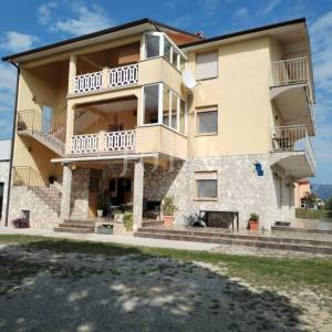 Labin, okolica, stan na drugom katu u privatnoj kući