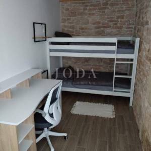 Lijepa kamena kuća sa bazenom,BARBAN okolica