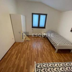 LJUBAČ - Samostojeća kuća s velikom okućnicom 1. red do mora - 702m2