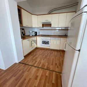 LJUBAČ - Velika parcela sa prizemnicom 1. red do mora - 702m2