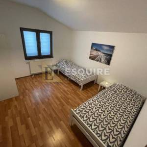 LJUBAČ - Velika parcela sa prizemnicom 1. red do mora - 702m2