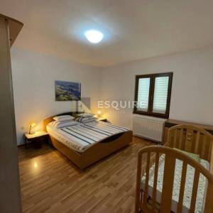 LJUBAČ - Velika parcela sa prizemnicom 1. red do mora - 702m2