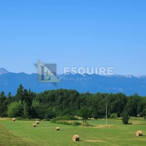 Lovinac, Gornja Ploča - Rustikalna luksuzna kuća u Lici s pogledom na Velebit – privatnost, priroda i potpuni mir!