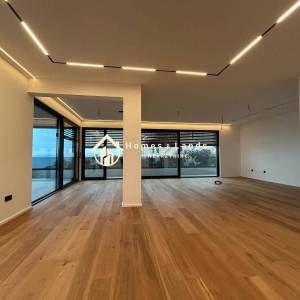 Lovran,4-S penthouse 207m2(S3A)s vrtom,terasom,spremištem i 2 parkinga