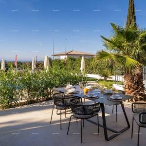 Luksuzna moderna vila s grijanim bazenom – Poreč