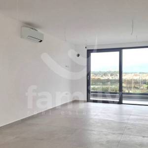 LUKSUZNA NOVOGRADNJA PENTHOUSE SA TRI SPAVAĆE SOBE