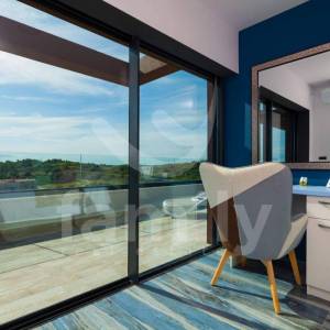 LUKSUZNA VILA S POGLEDOM NA MORE