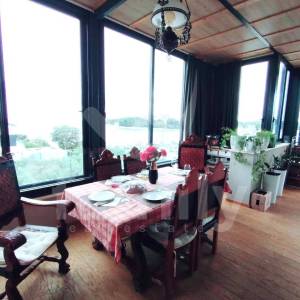 LUKSUZNI DVOETAŽNI PENTHOUSE PRVI RED DO MORA