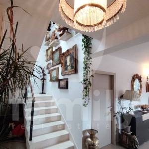 LUKSUZNI DVOETAŽNI PENTHOUSE PRVI RED DO MORA