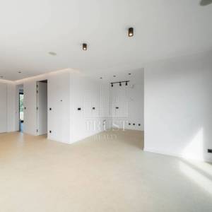 Luksuzni penthouse s panoramskom terasom u gradu Krku