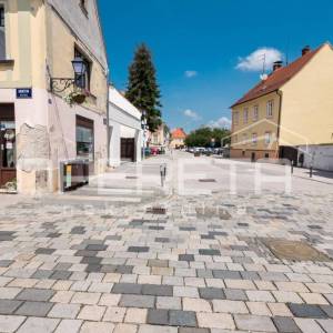 luksuzni stan, novogradnja u naj užem centru. Parkirno mjesto.Prodaja
