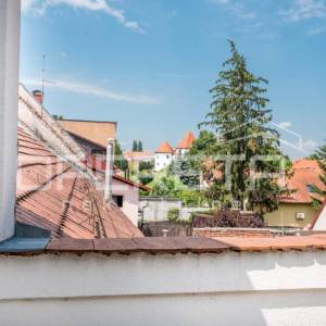 Luksuzni stan, novogradnja u naj užem centru. Parkirno mjesto.Prodaja