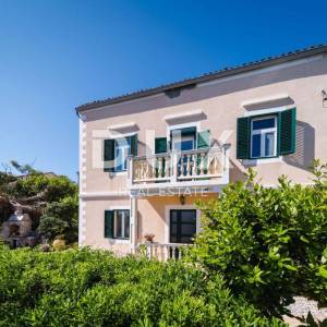 MALI LOŠINJ- Vila blizu mora s vlastitim vezom za brodice