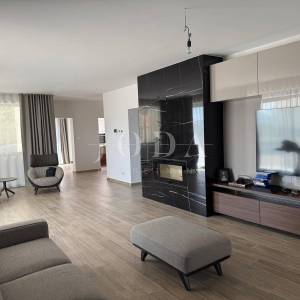 MALINSKA – Moderna vila s bazenom u pripremi, saunom, teretanom i panoramskom krovnom terasom