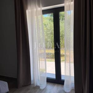 MALINSKA – Moderna vila s bazenom u pripremi, saunom, teretanom i panoramskom krovnom terasom
