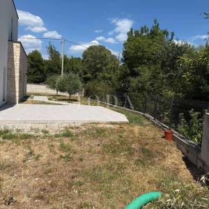 MALINSKA – Moderna vila s bazenom u pripremi, saunom, teretanom i panoramskom krovnom terasom