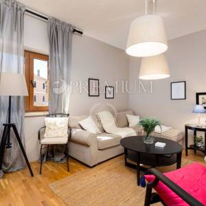 Malinska – namješten dvoetažni apartman na prodaju!