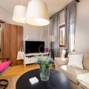 Malinska – namješten dvoetažni apartman na prodaju!