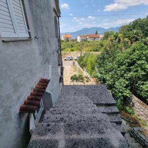 Martinkovac kuća sa lijepom okućnicom 