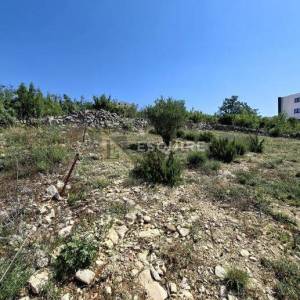 MASLENICA - Građevinsko zemljište s projektom i dozvolom!