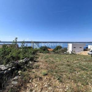MASLENICA - Građevinsko zemljište s projektom i dozvolom!