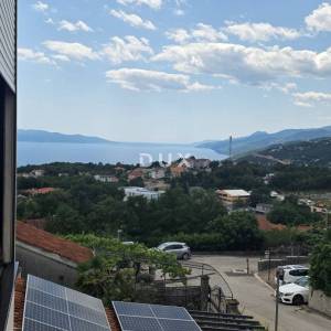 MATULJI, JUŠIĆI- dvoetažni stan 160m2, DB+3S, s pogledom na more + garaža + okoliš