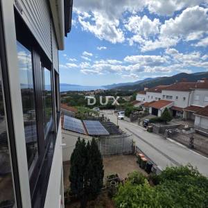 MATULJI, JUŠIĆI- dvoetažni stan 160m2, DB+3S, s pogledom na more + garaža + okoliš