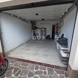 MATULJI, JUŠIĆI- dvoetažni stan 160m2, DB+3S, s pogledom na more + garaža + okoliš