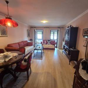 MATULJI, JUŠIĆI- dvoetažni stan 160m2, DB+3S, s pogledom na more + garaža + okoliš