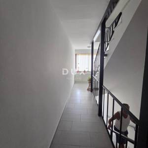 MATULJI, JUŠIĆI- dvoetažni stan 160m2, DB+3S, s pogledom na more + garaža + okoliš