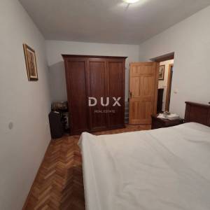 MATULJI, JUŠIĆI- dvoetažni stan 160m2, DB+3S, s pogledom na more + garaža + okoliš