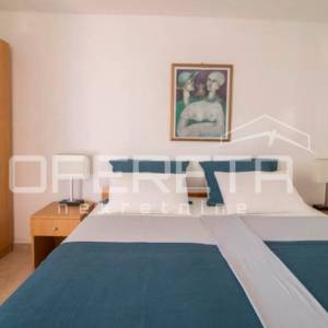 Mediteranska kuća s dva odvojena stana i panoramskim pogledom – Rukavac, otok Vi