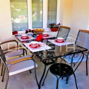 Mediteranska kuća s dva odvojena stana i panoramskim pogledom – Rukavac, otok Vi