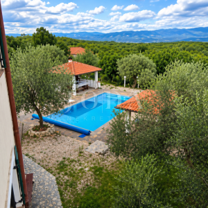 Mediteranska vila u Dobrinju 