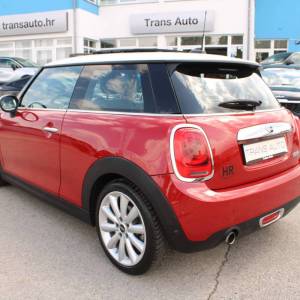 Mini Cooper 1.5 Race Edition *PANORAMA, LED, NAVIGACIJA*