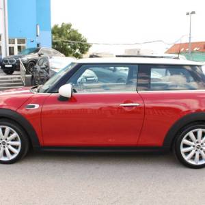 Mini Cooper 1.5 Race Edition *PANORAMA, LED, NAVIGACIJA*