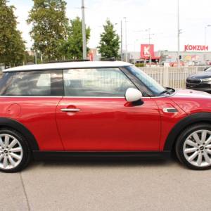Mini Cooper 1.5 Race Edition *PANORAMA, LED, NAVIGACIJA*