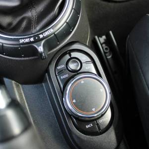Mini Cooper 1.5 Race Edition *PANORAMA, LED, NAVIGACIJA*