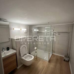Moderan stan 60 m2, Pujanke – prvo useljenje, parking