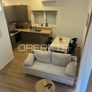 Moderan stan 60 m2, Pujanke – prvo useljenje, parking