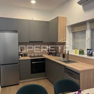 Moderan stan 60 m2, Pujanke – prvo useljenje, parking