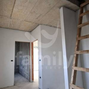 MODERNA KUĆA SA BAZENOM I GARAŽOM