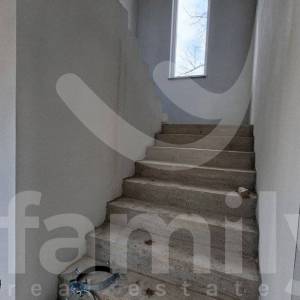 MODERNA KUĆA SA BAZENOM I GARAŽOM