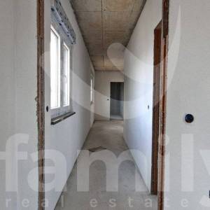 MODERNA KUĆA SA BAZENOM I GARAŽOM