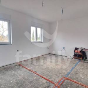 MODERNA KUĆA U MIRNOM I NOVOM NASELJU U PULI