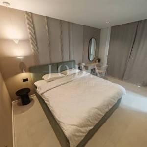 Moderna novogradnja s bazenom