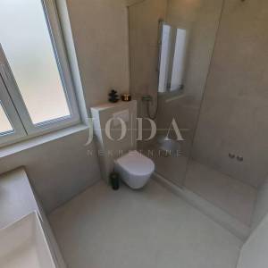 Moderna novogradnja s bazenom